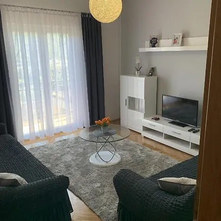Apartments With A Parking Space Grebastica, Sibenik - 4252 Brodarica (Sibenik-Knin)