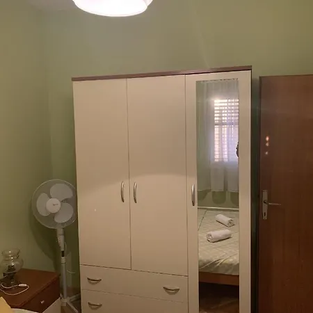 Apartment Apartments With Parking Space Grebastica, Sibenik - 4252 Brodarica (Sibenik-Knin)