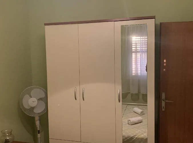 Apartament With Parking Space Grebastica, Sibenik - 4252 Brodarica (Sibenik-Knin)