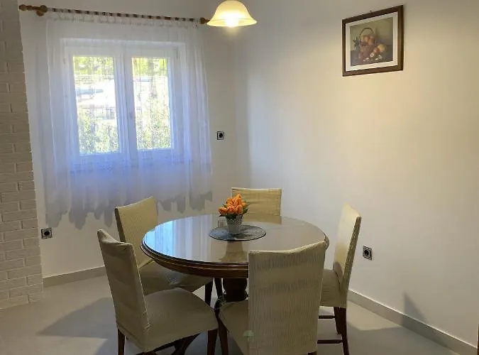 Apartments With Parking Space Grebastica, Sibenik - 4252