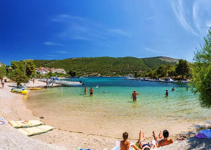 Apartments With Parking Space Grebastica, Sibenik - 4252